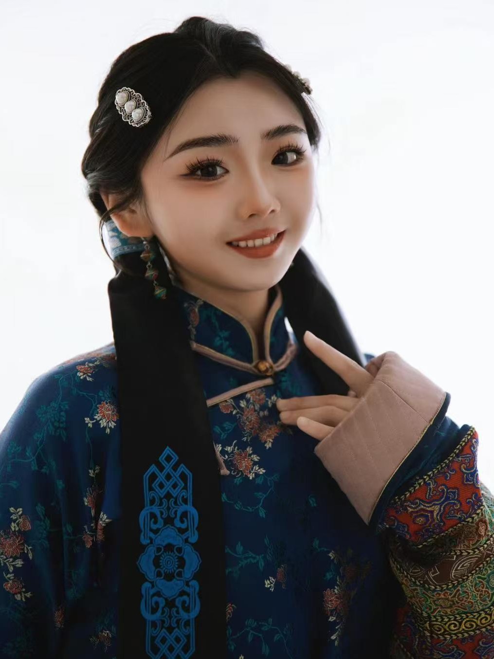 谢卓奇